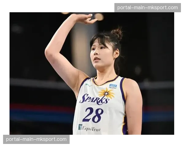 历史重演：洛杉矶火花对阵纽约自由人，纪念1997年首场比赛